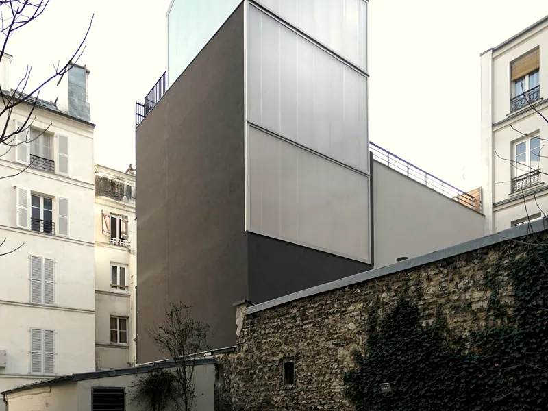 Surélévation en façade polycarbonate